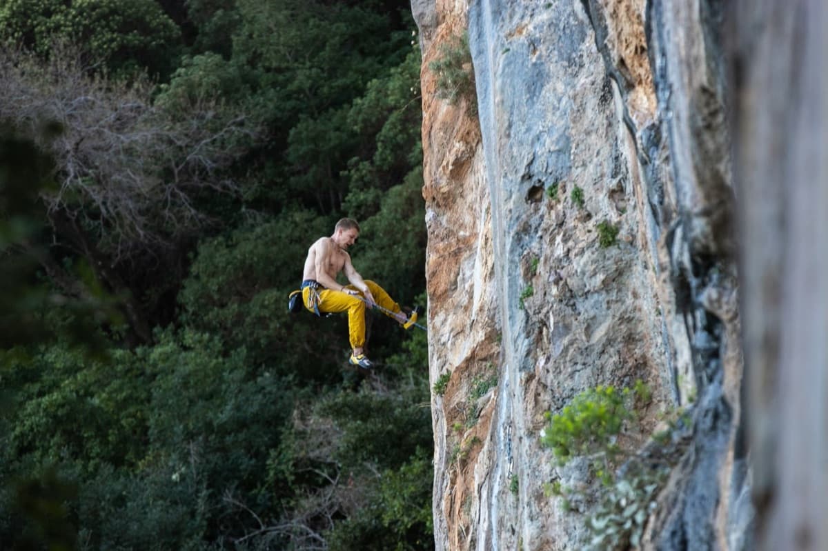 Climber facing fear on lead and working on confidence.